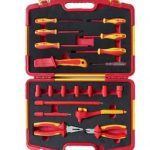 VDE 1000V Insulated 20-Piece 3/8" Tool Set | Combination Pliers, Diagonal Cutters, Cable Knife, Voltage Tester, Phillips & Slotted Screwdrivers, 3/8" Metric Sockets & Reversible Ratchet Wrench | 10–19mm Sockets | 125/200/250mm Extension Bars | Ergonomic Dual-Color Design | 10000V High Voltage Tested | DIN EN IEC 60900:2018 Certified | PHC20P3/8